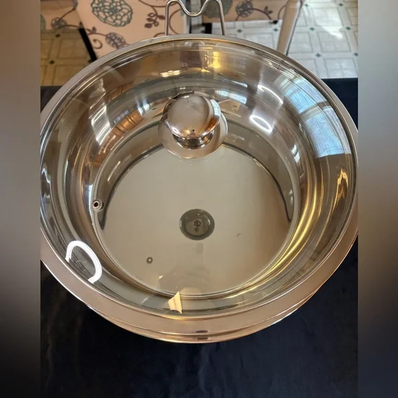 Stainless Steel Round Chafing Dish with Glass Lid - Silver - Picture 2 of 12
